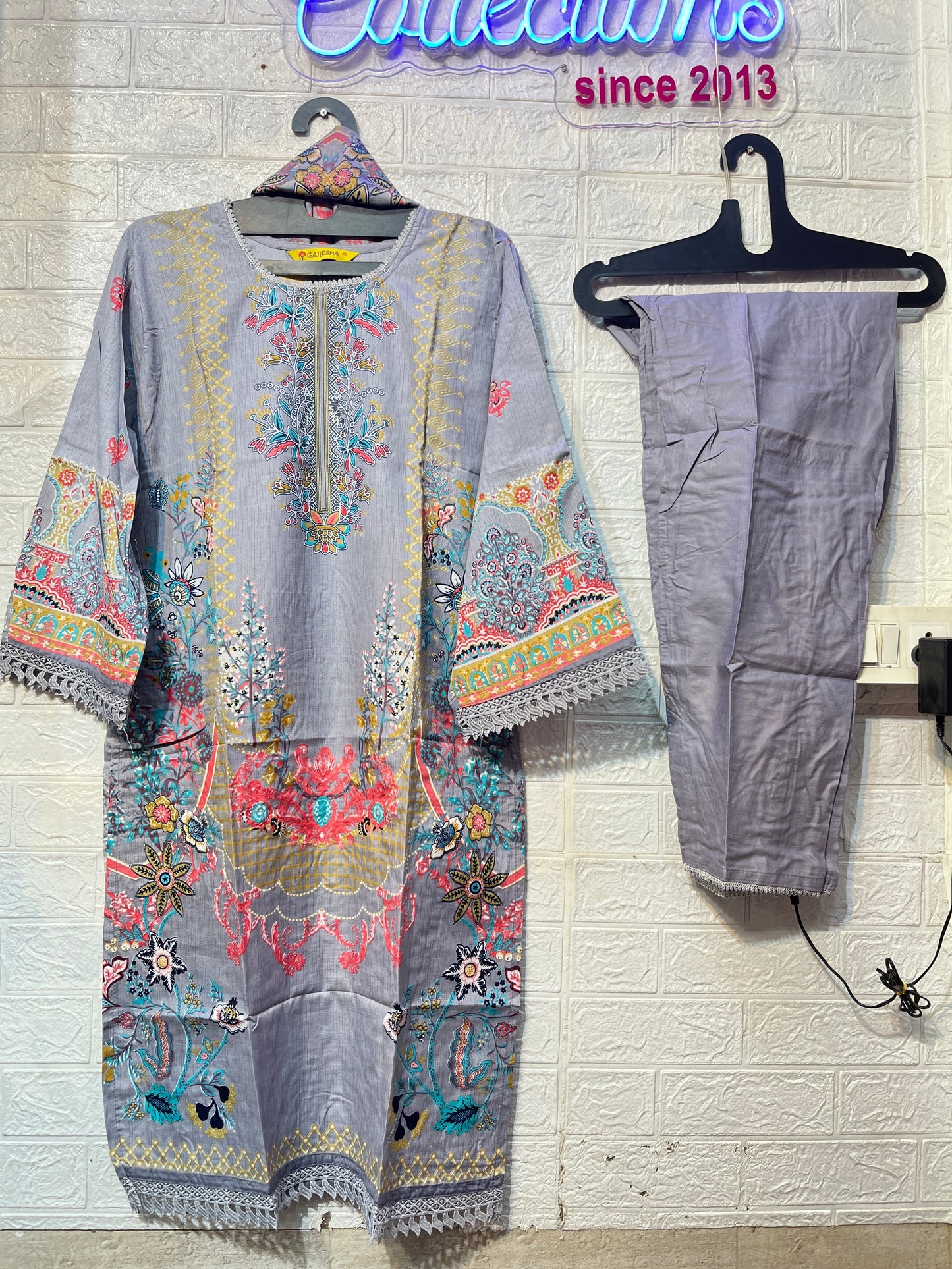 Code - 1147 karachi casual wear cotton printed suits