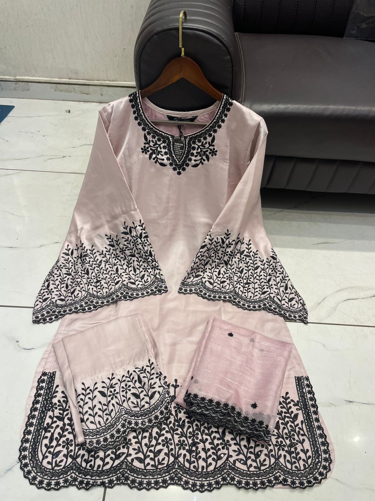 Code- 1141 pakistani suit