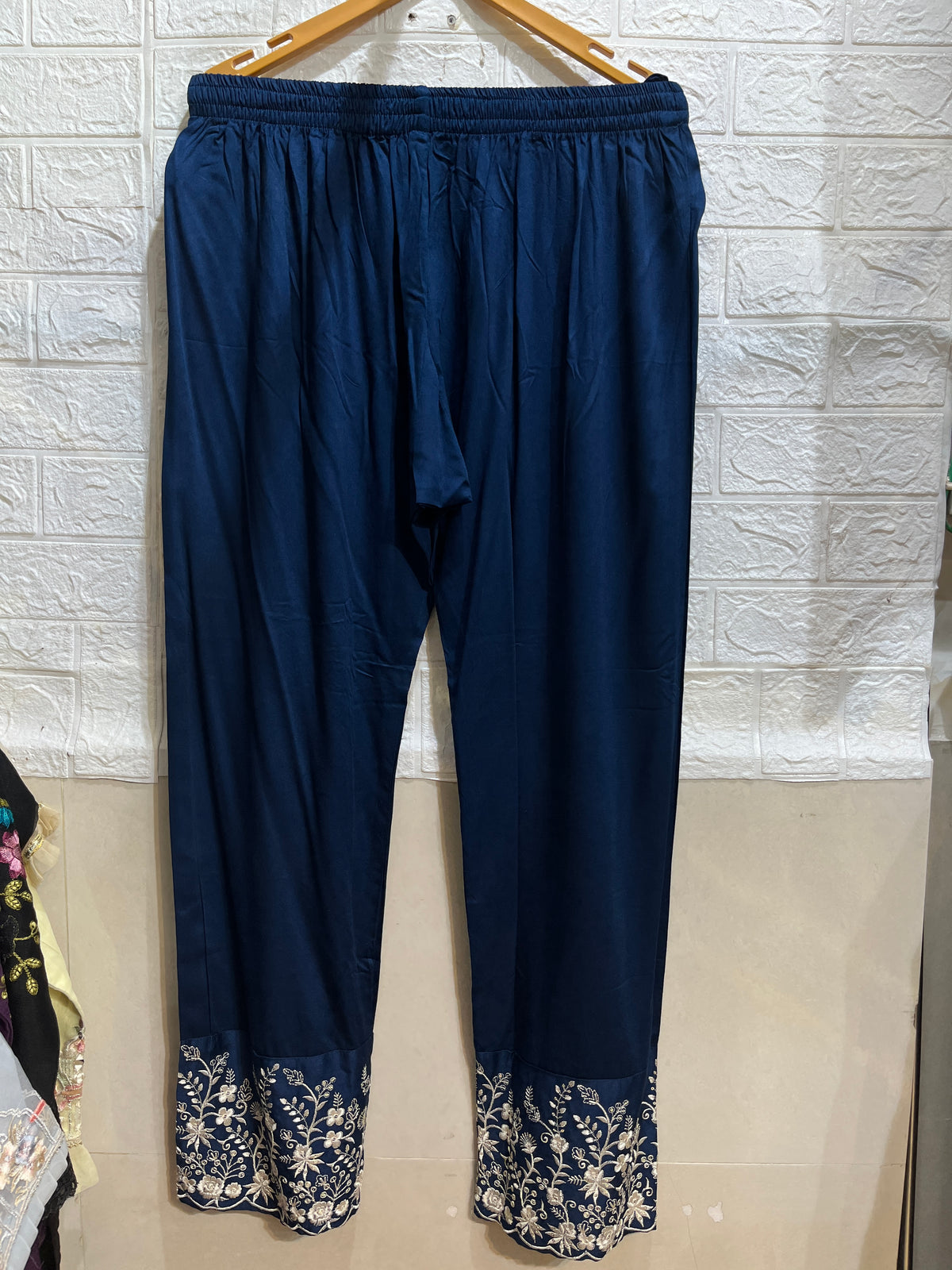 Code - 1202 karachi suit