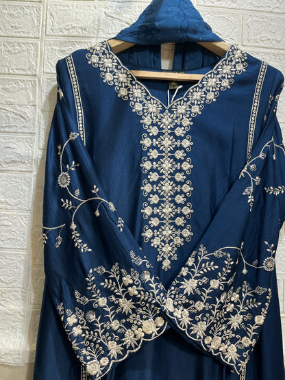 Code - 1202 karachi suit