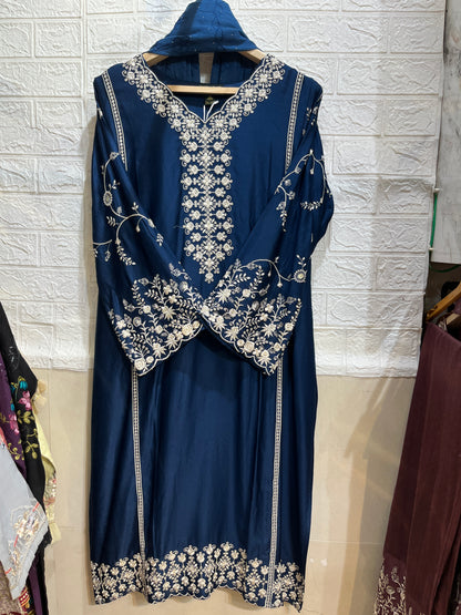 Code - 1202 karachi suit