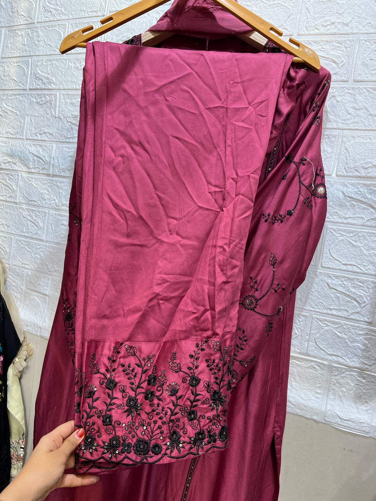 Code - 1202 karachi suit