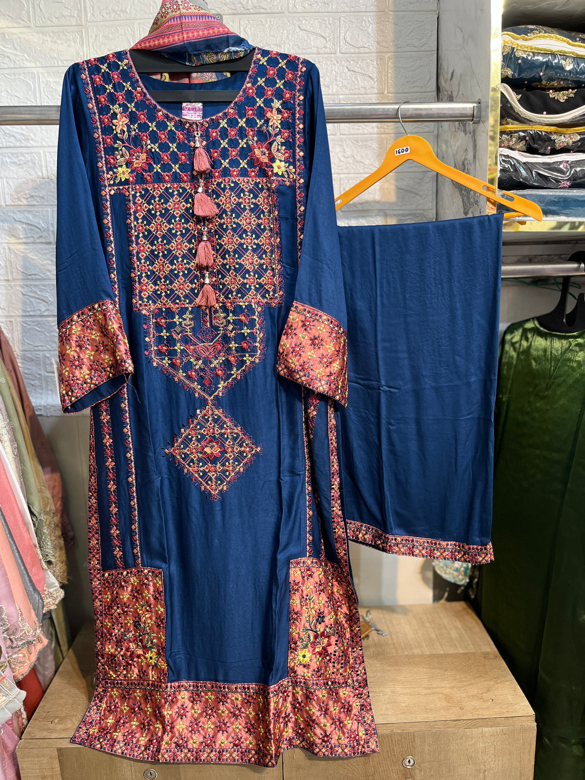 Code -1186 long Pakistani kaftan karachi suits