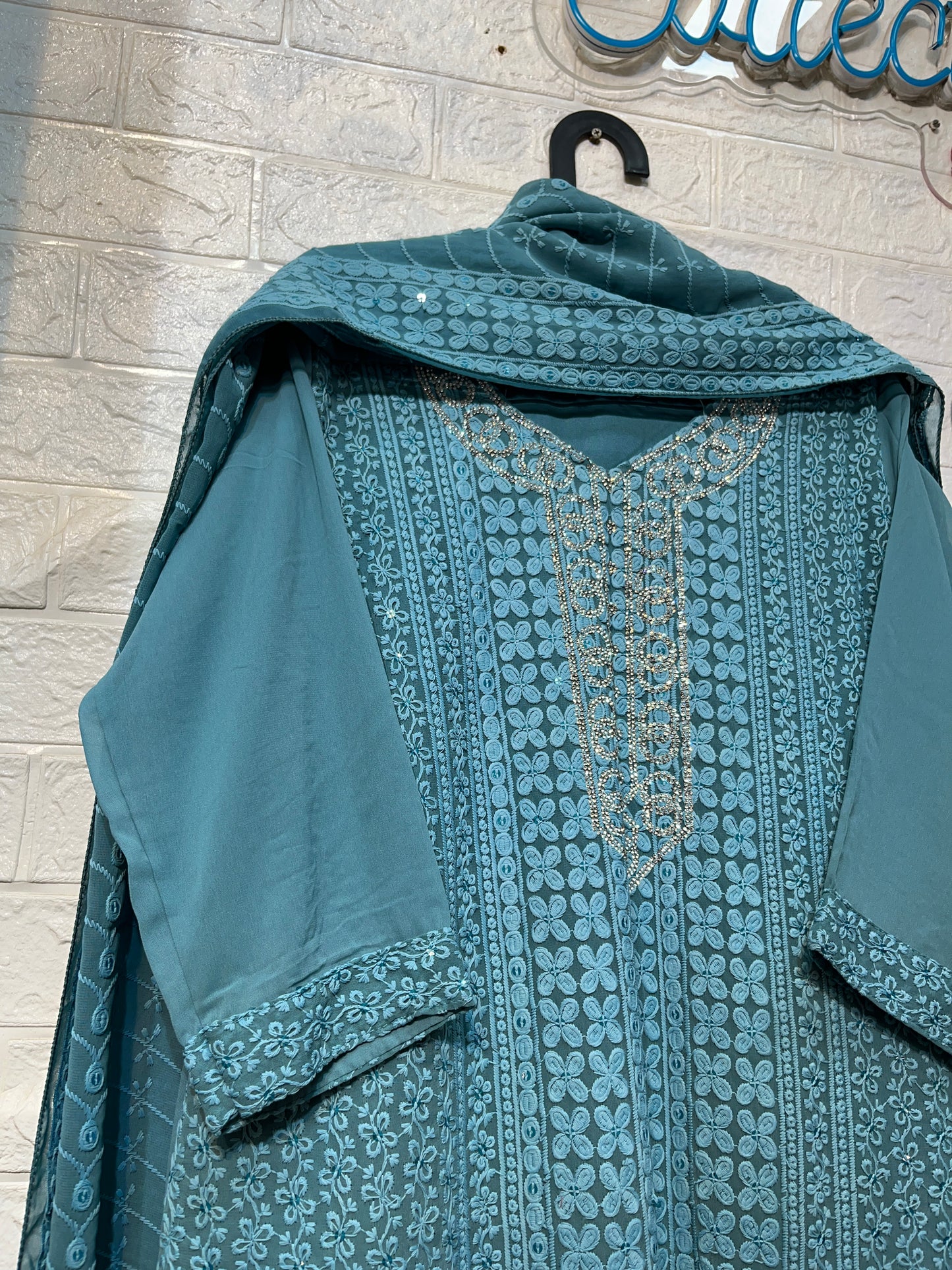 Code - 1113 pakistani suits