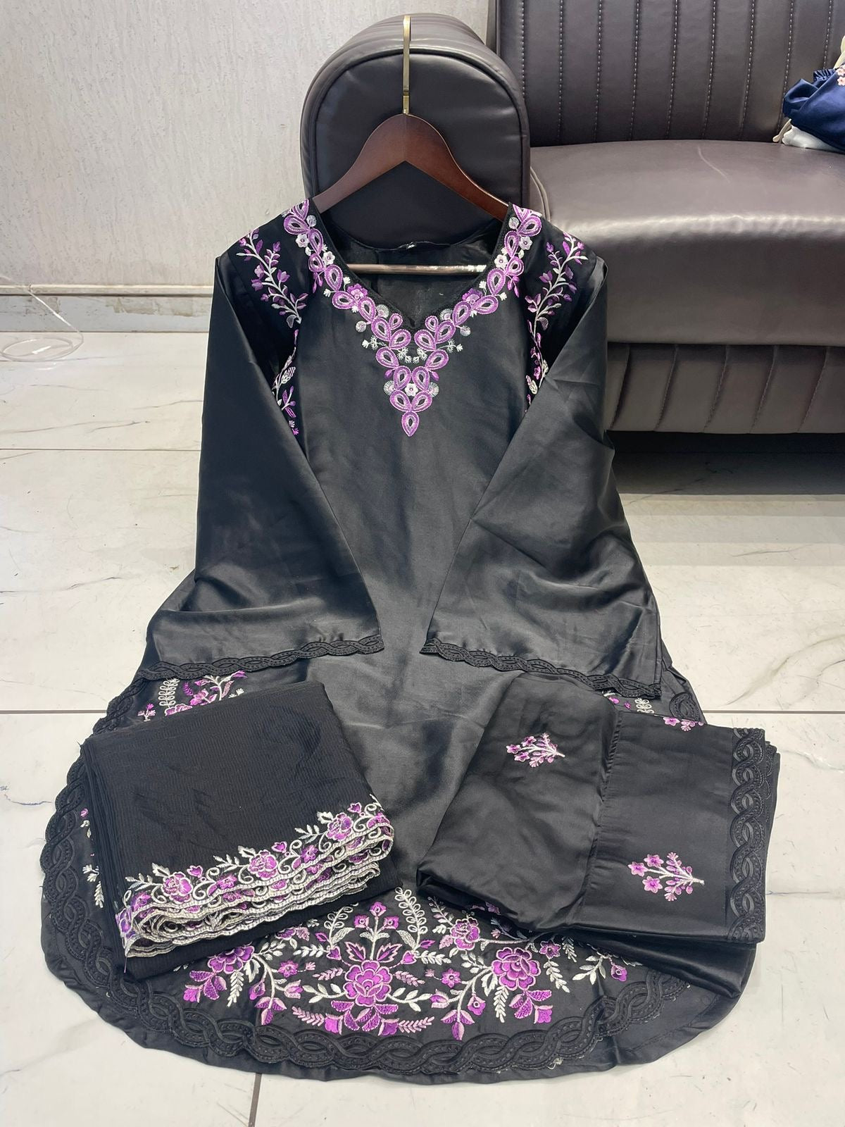 Code - 1176 Pakistani smart formals