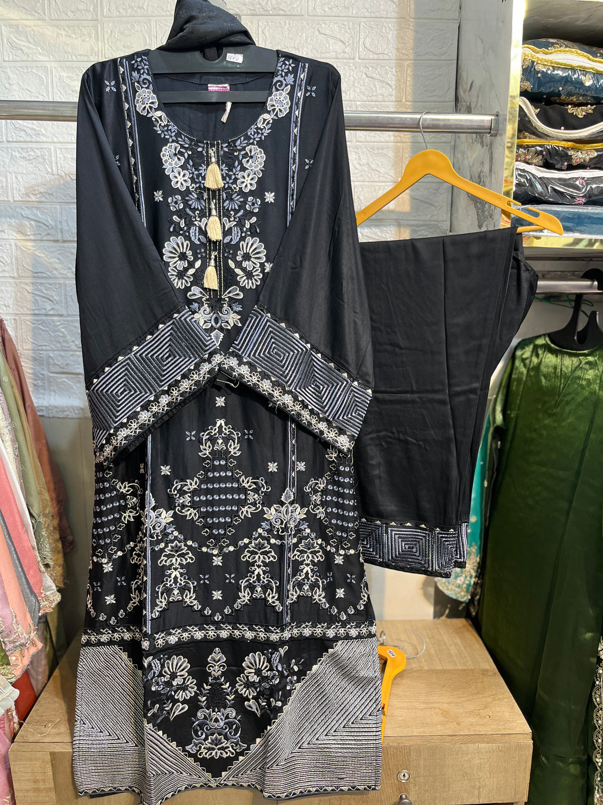 Code -1186 long Pakistani kaftan karachi suits