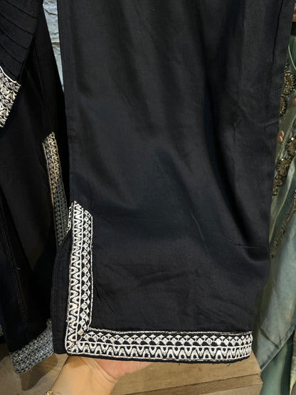 Code - 1197 Karachi suits in plus sizes