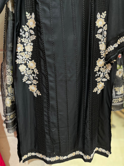 Code - 1133 karachi suit