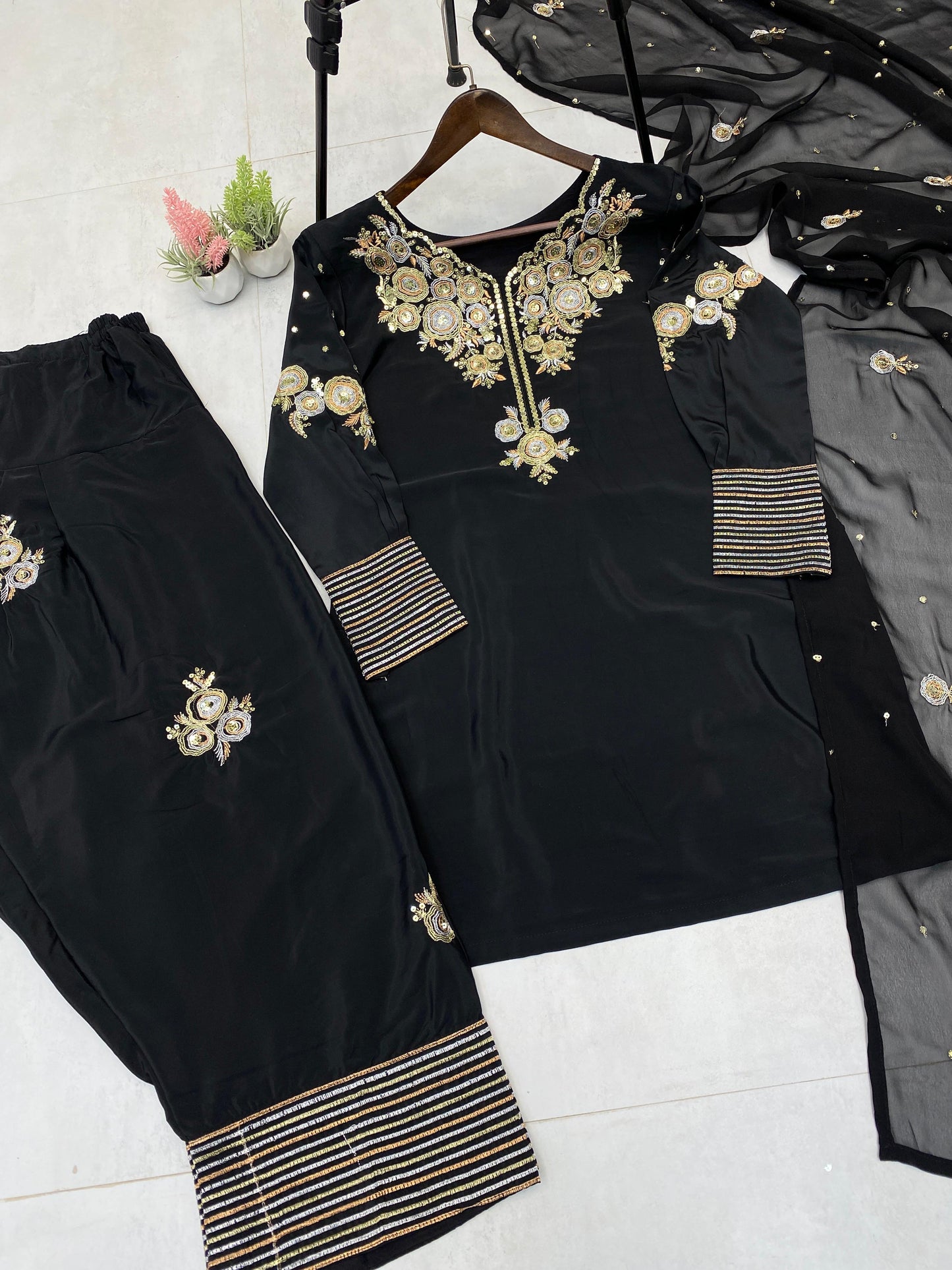 Code - 1151 Designer farshi shalwar Pakistani short kameez pattern