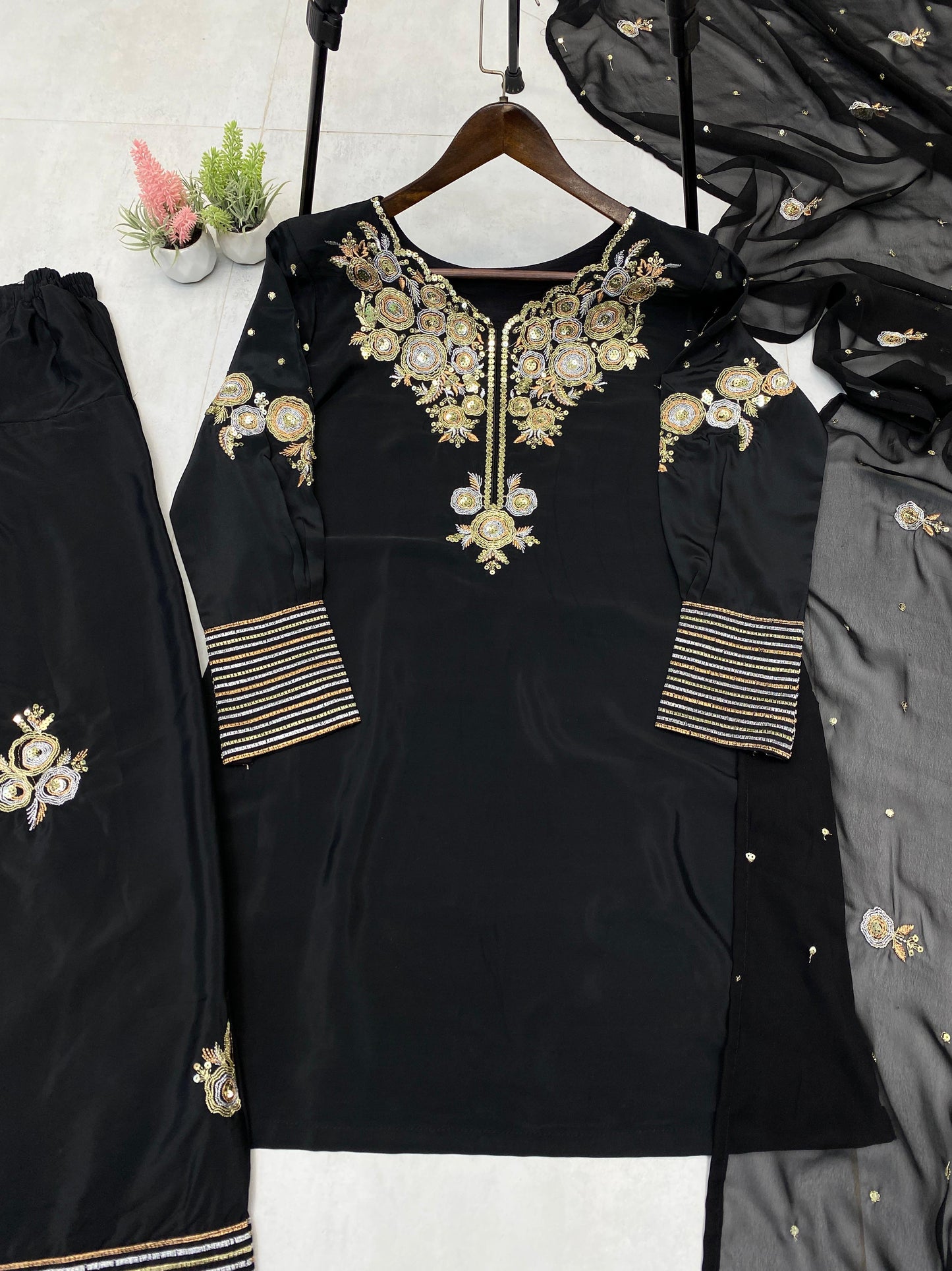Code - 1151 Designer farshi shalwar Pakistani short kameez pattern