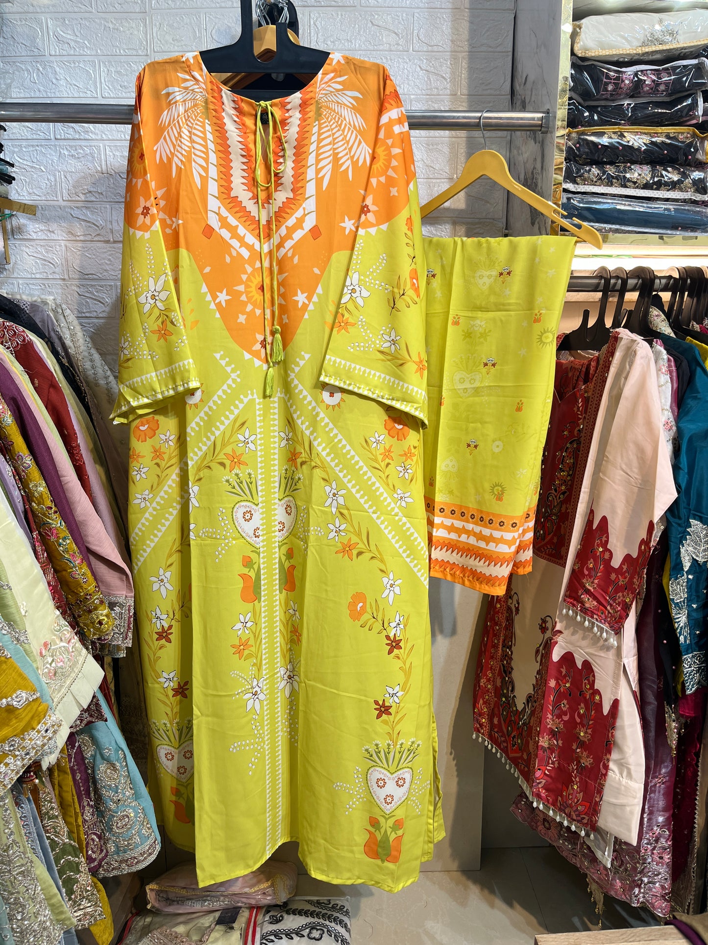 Pakistani kaaftaans code 1174