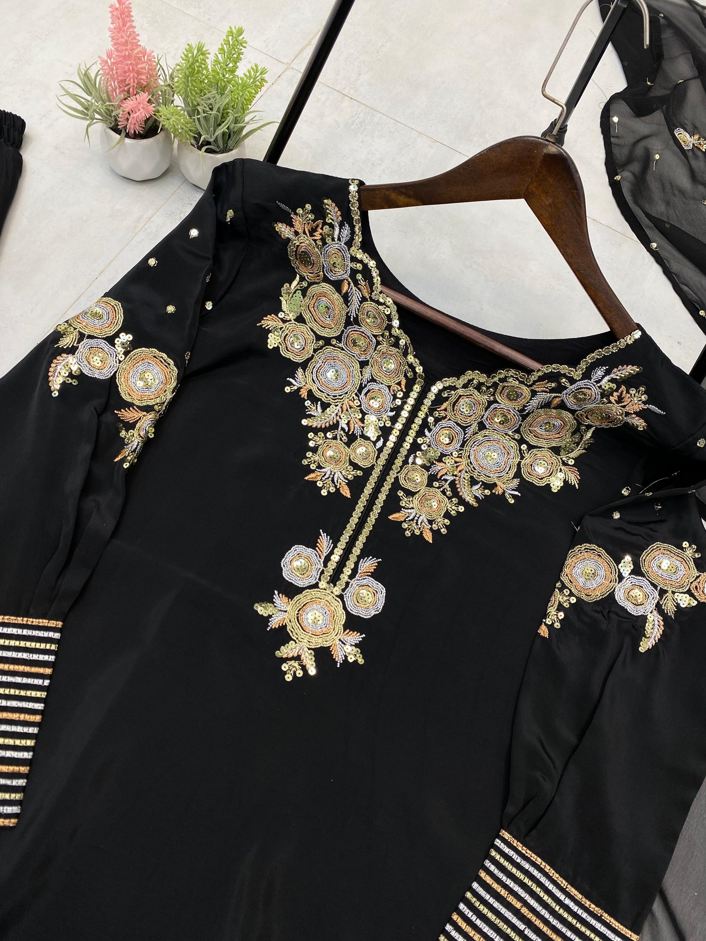 Code - 1151 Designer farshi shalwar Pakistani short kameez pattern