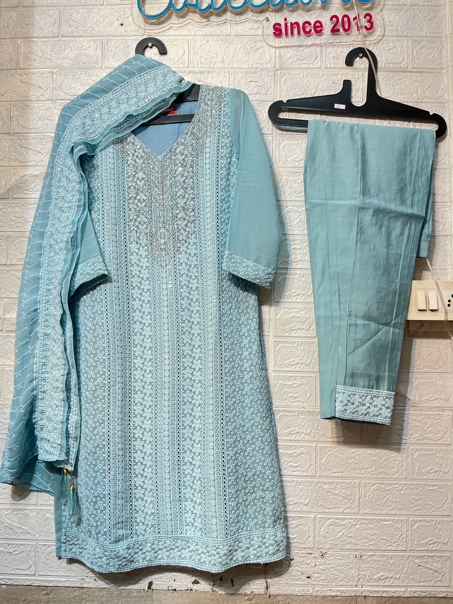 Code - 1113 pakistani suits