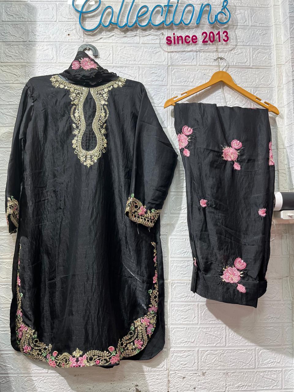 Code- 1145 Pakistani Hania Amir pattern trending farshi shalwar suit
