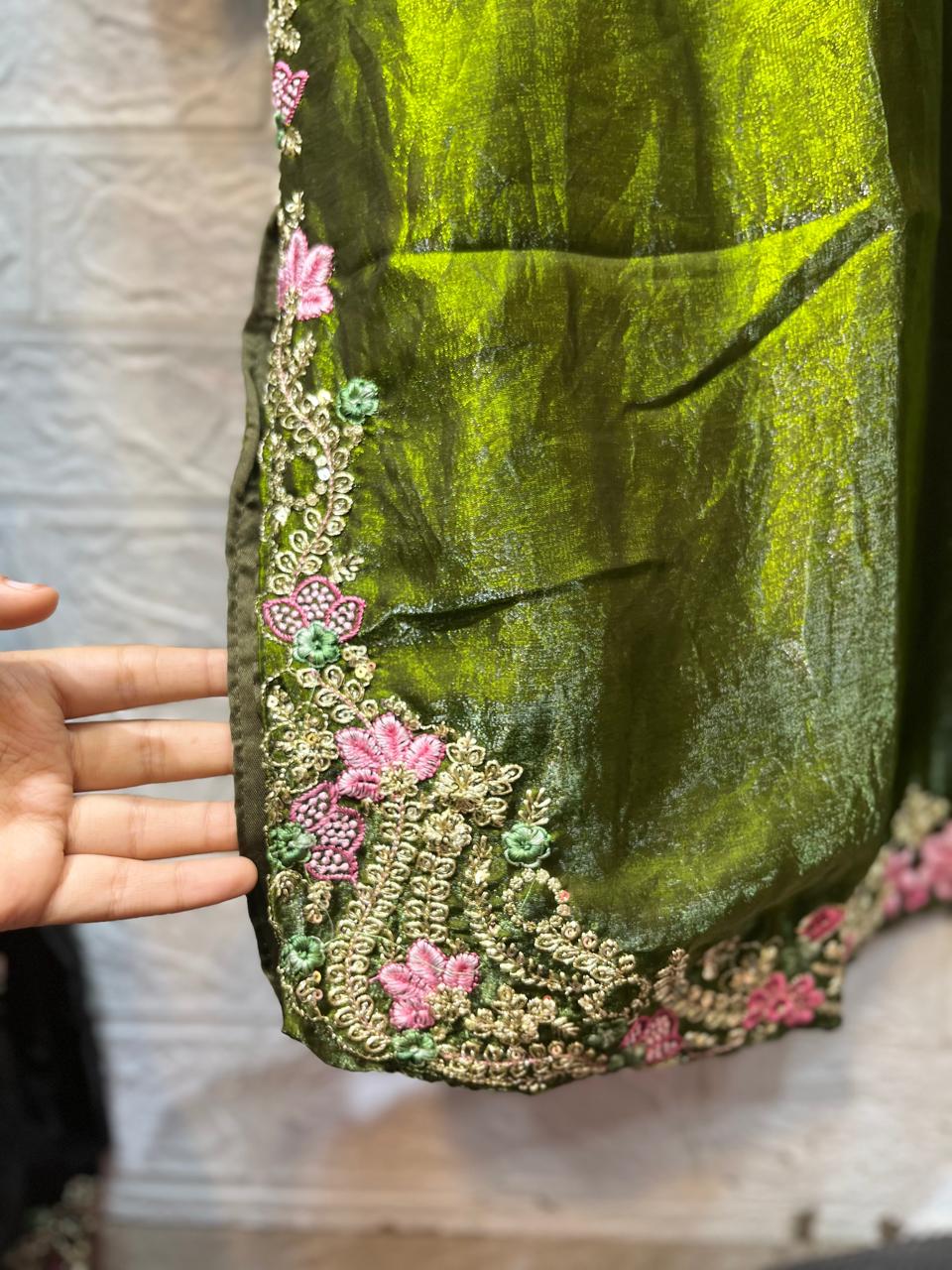 Code- 1145 Pakistani Hania Amir pattern trending farshi shalwar suit
